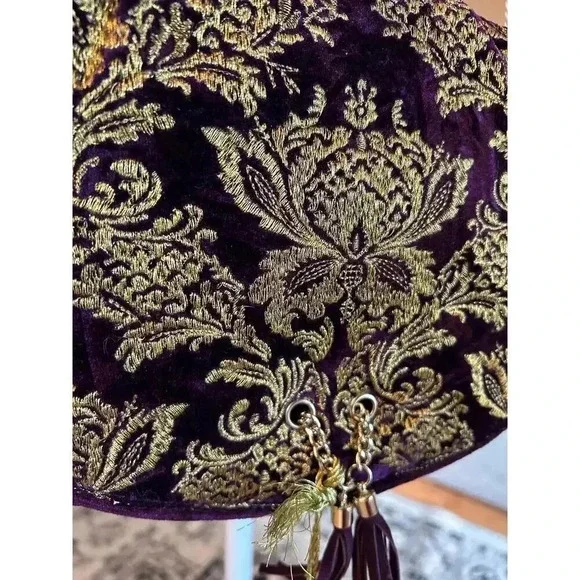 Imoshion purse NWT plum velvet with gold flourishing and chain - Picture 3 of 6